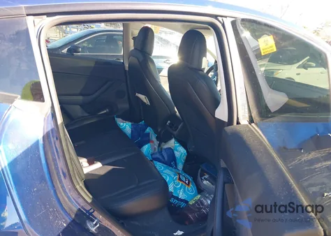 2020 Tesla Model Y Long Range Dual Motor All-Wheel Drive z USA, uszkodzony, nr VIN 5YJYGDEE2LF016684